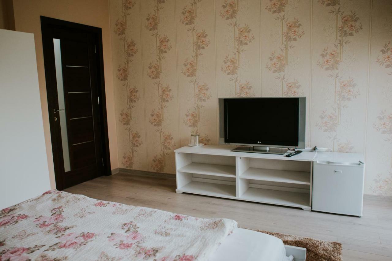 Hotel-Restaurant Milenium Salonta エクステリア 写真